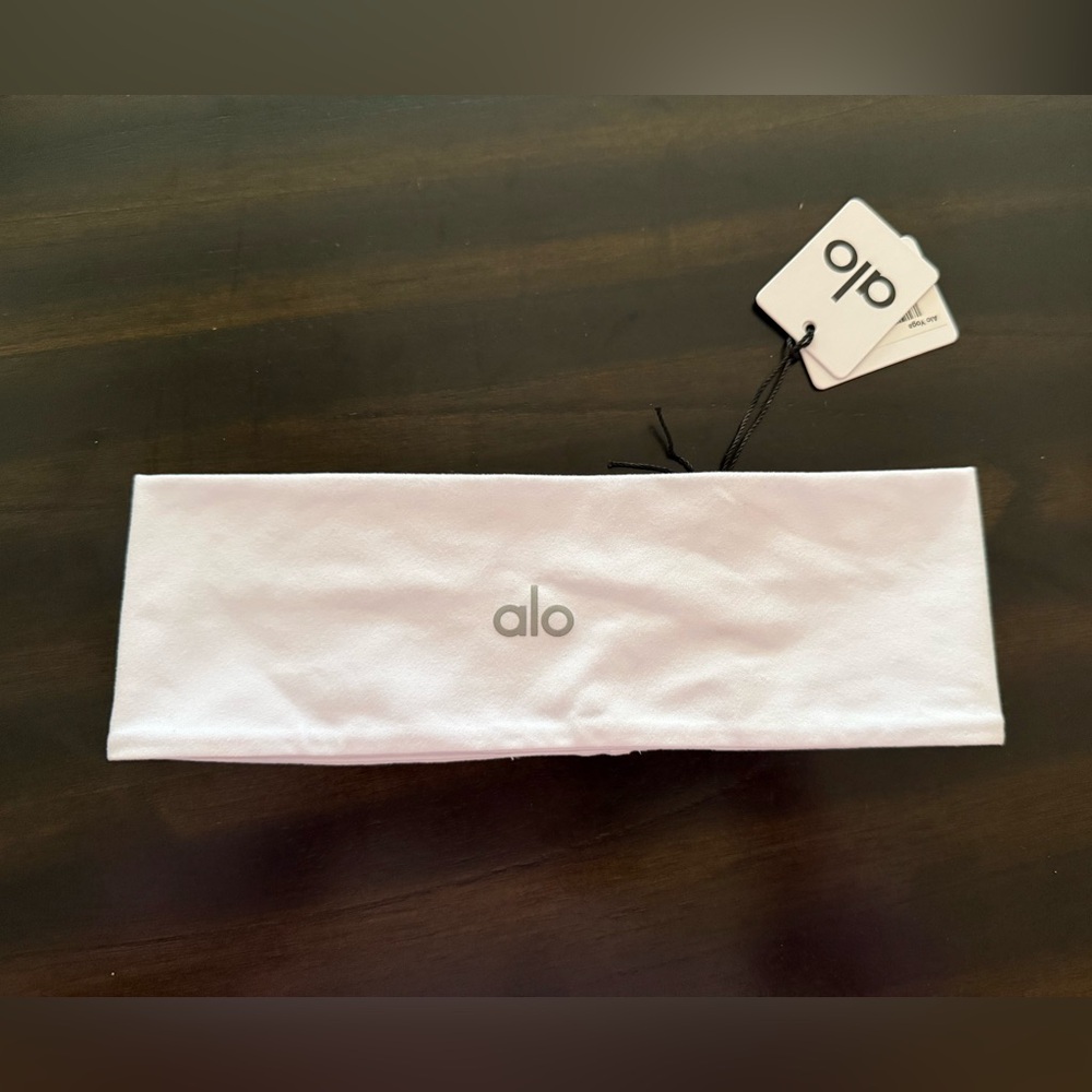 ALO Yoga Performance Conquer Headband - White